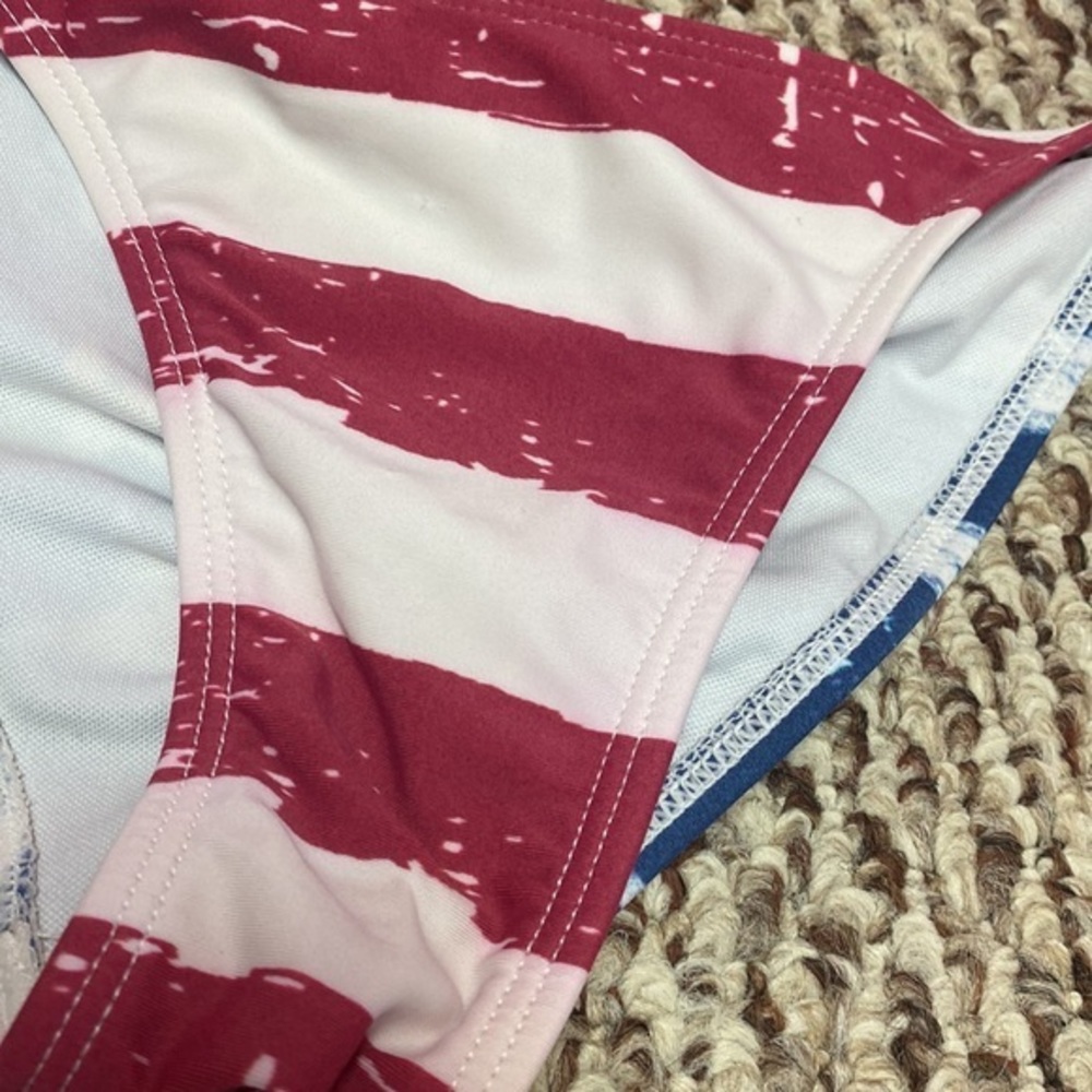 Bikini‎ - Picture 8 of 8